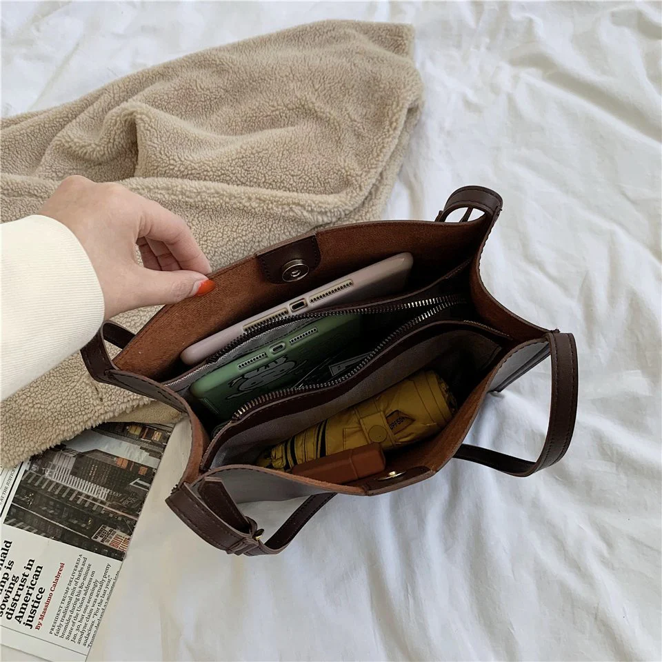 Alora Cuadrado Minimalist Crossbody Tote - Image 5