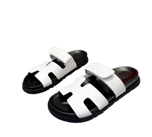 Ariadne Sandles - Image 17