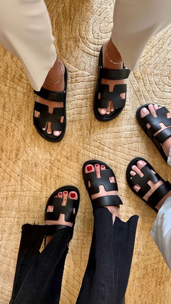 Ariadne Sandles - Image 4