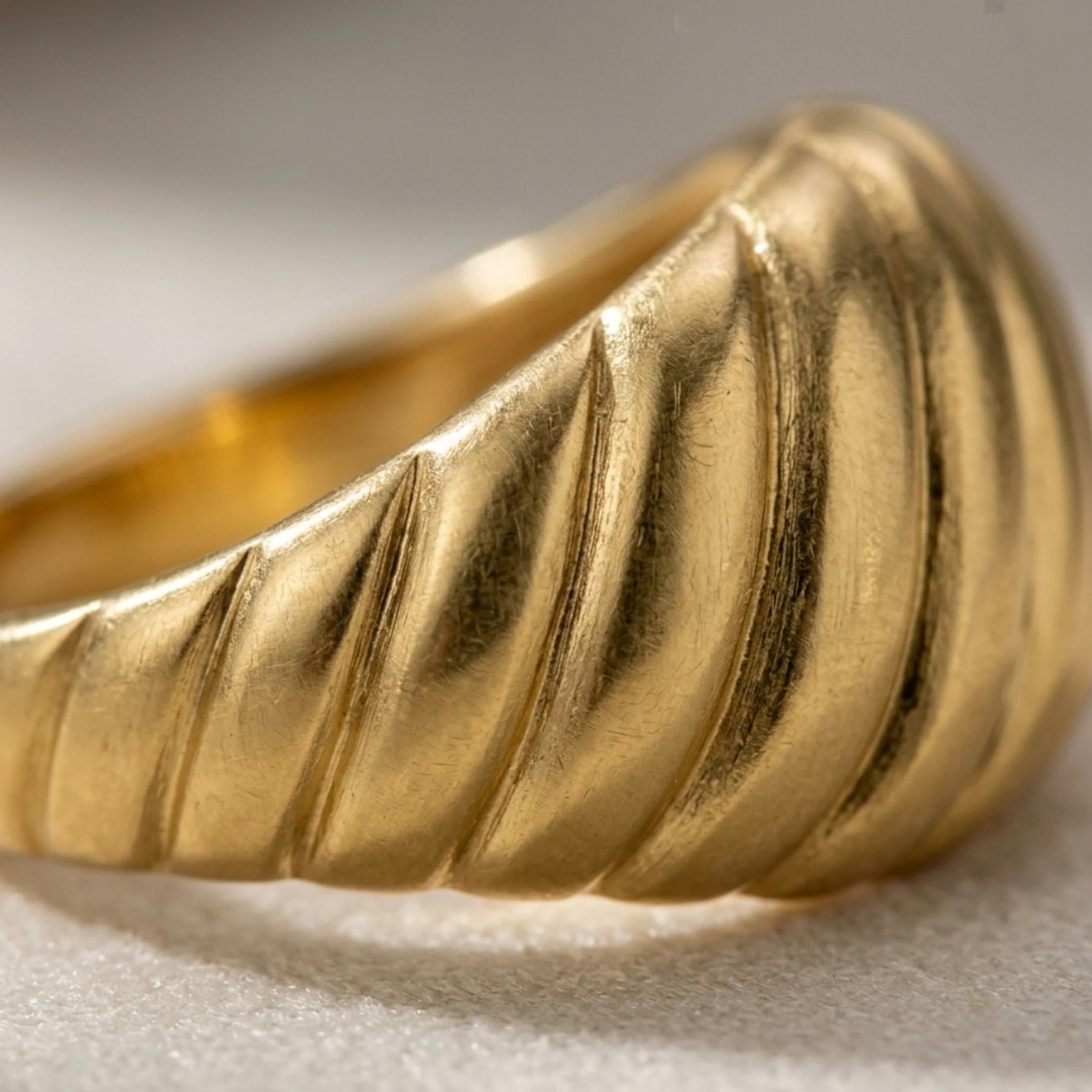 Ariesse Croissant Curve Ring - Image 5
