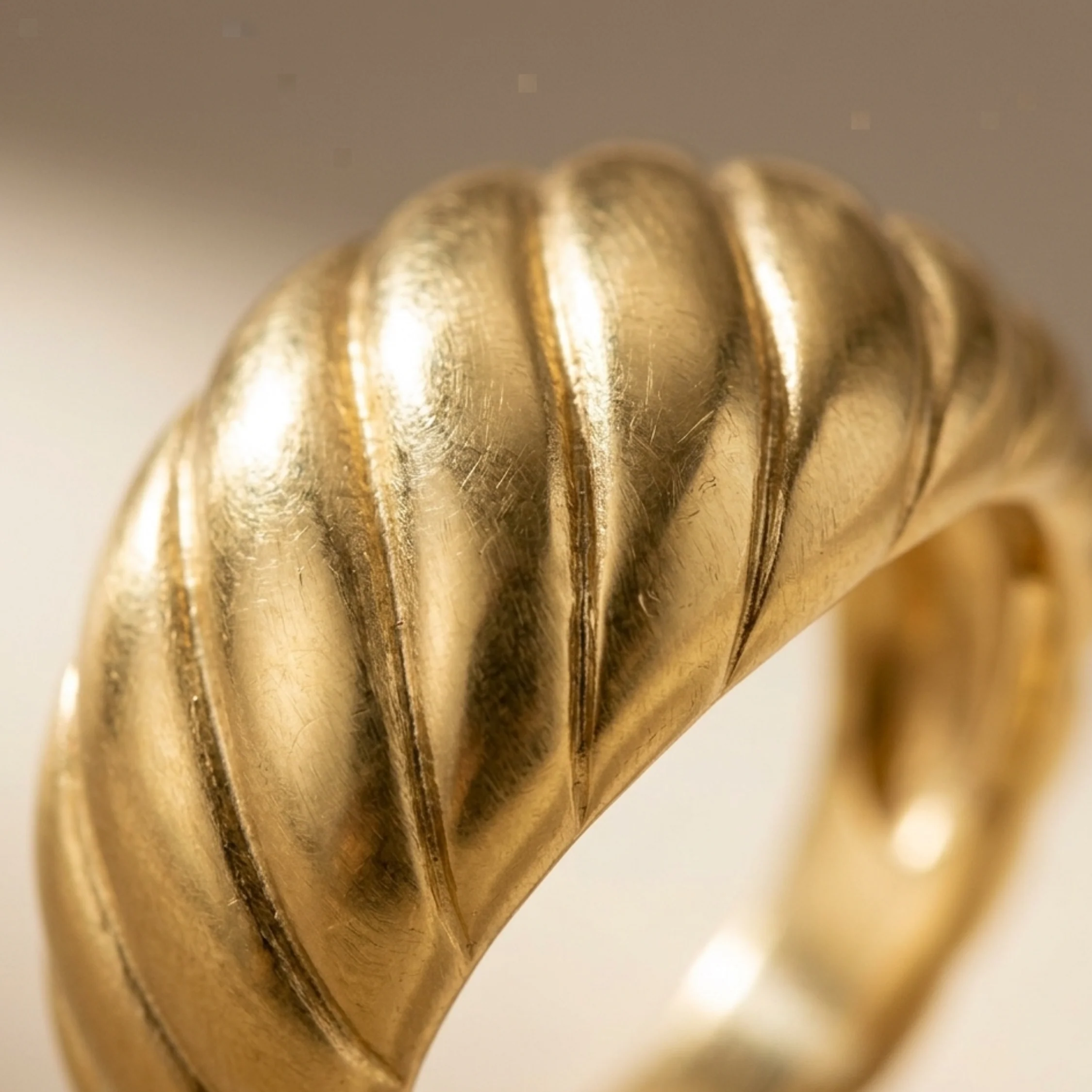 Ariesse Croissant Curve Ring - Image 6