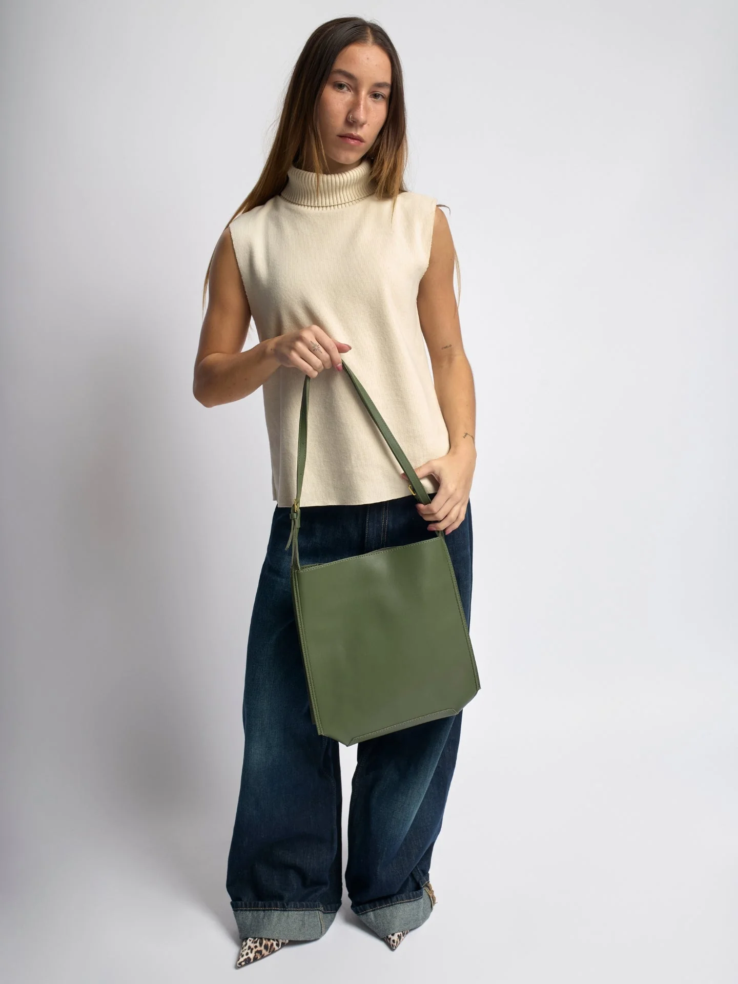 Arya Daily Chic Vegan Leather Shoulder Bag - Image 11