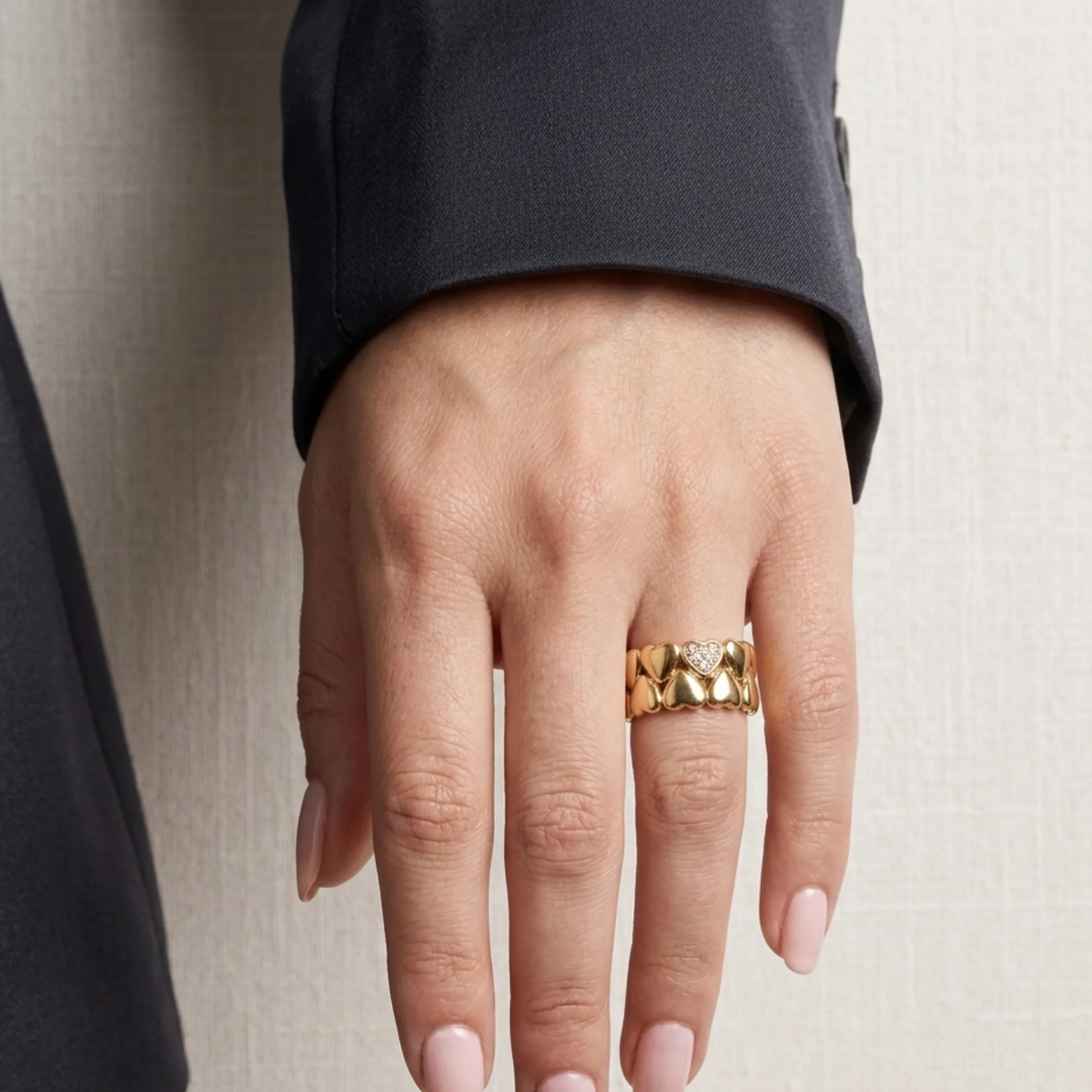 Ashe Heartlight Gold Band - Image 3