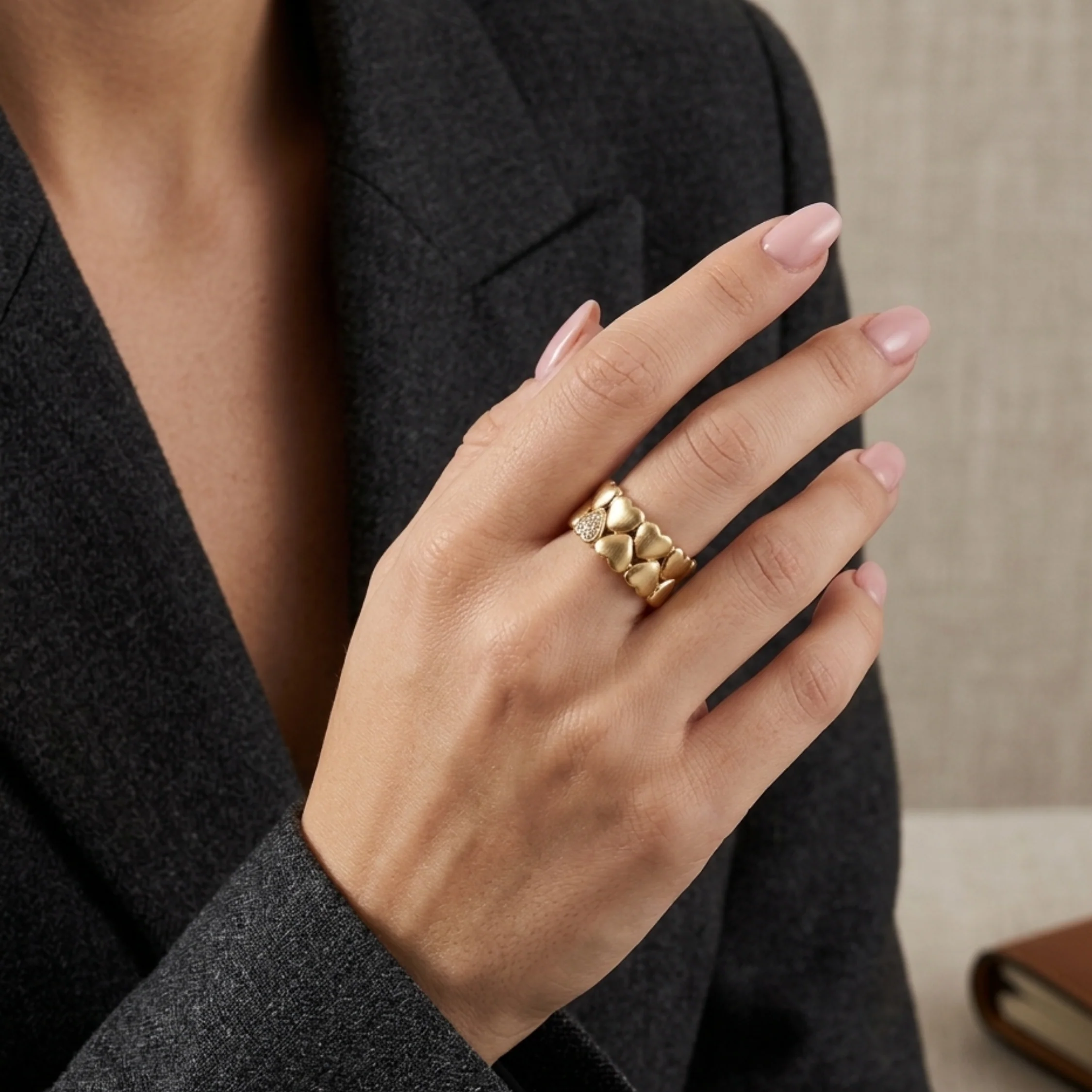 Ashe Heartlight Gold Band - Image 4