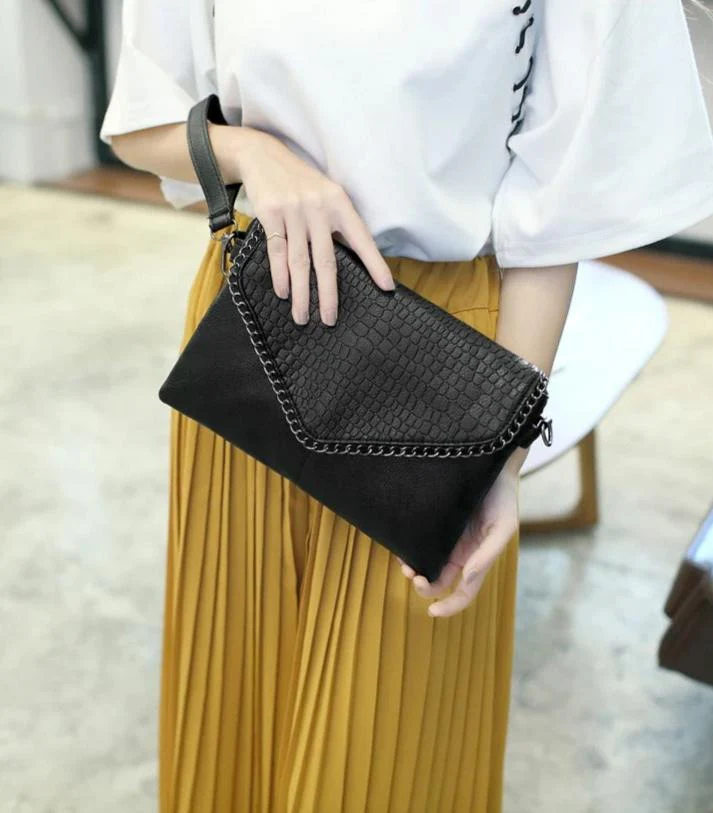 Aurelia ChainLink Crossbody - Image 7