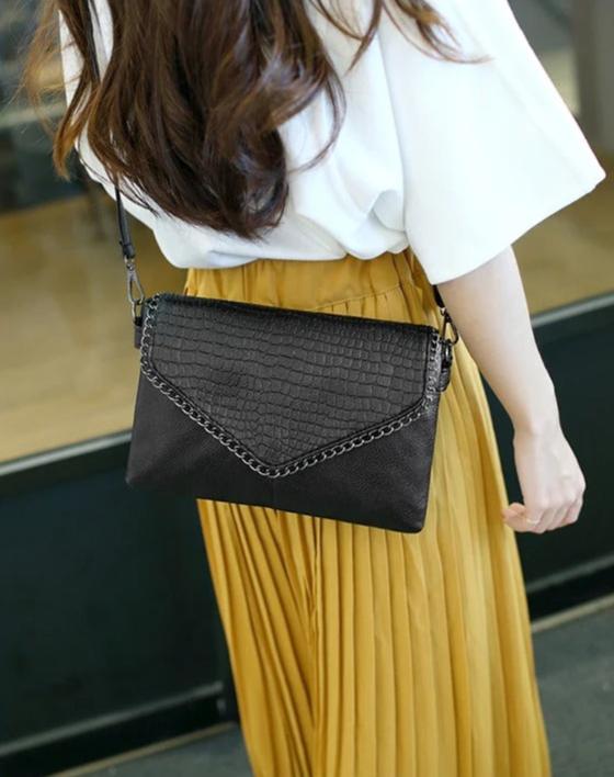 Aurelia ChainLink Crossbody - Image 8