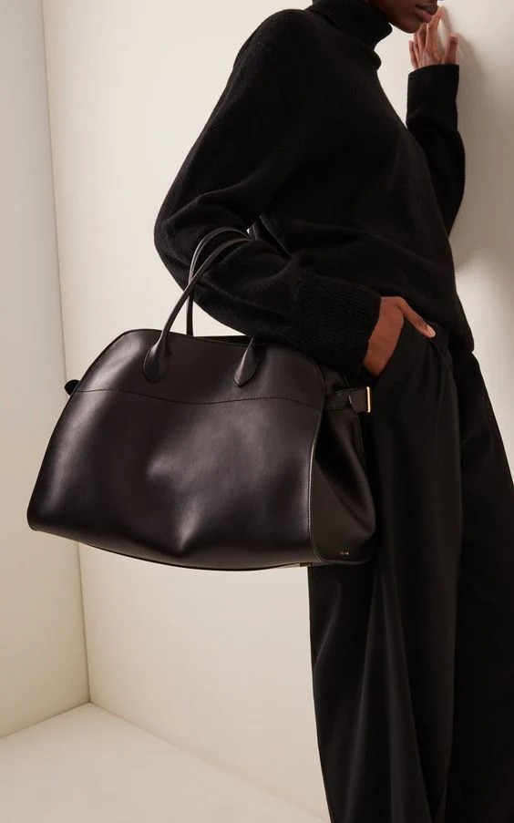 Sophisticated Suede Handbag - Image 24