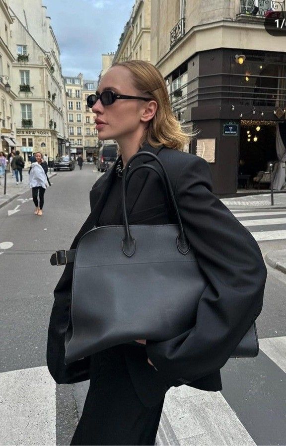 Sophisticated Suede Handbag - Image 26