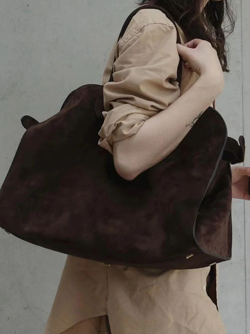 Sophisticated Suede Handbag - Image 28