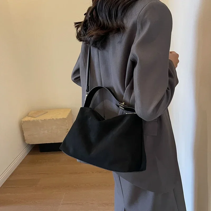 Chic Adjustable Leather Handbag – Timeless Elegance for Women - Image 2
