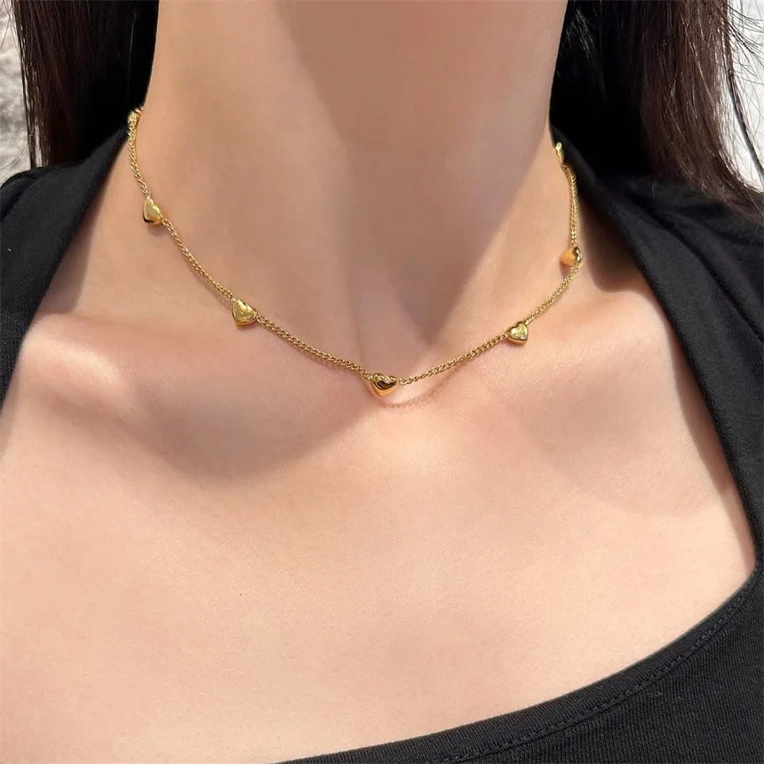 Elegant Cora Heart Pendant Necklace - Image 3