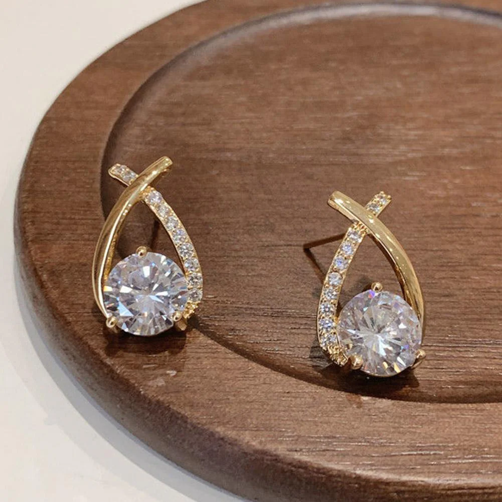 Shining Cross Styled Diamond Cut Earring - Image 4