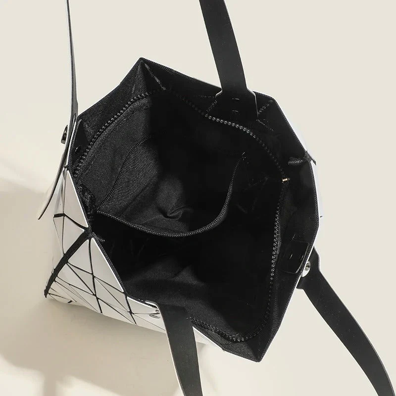 Diamond Luxe Quilted Tote - Image 8