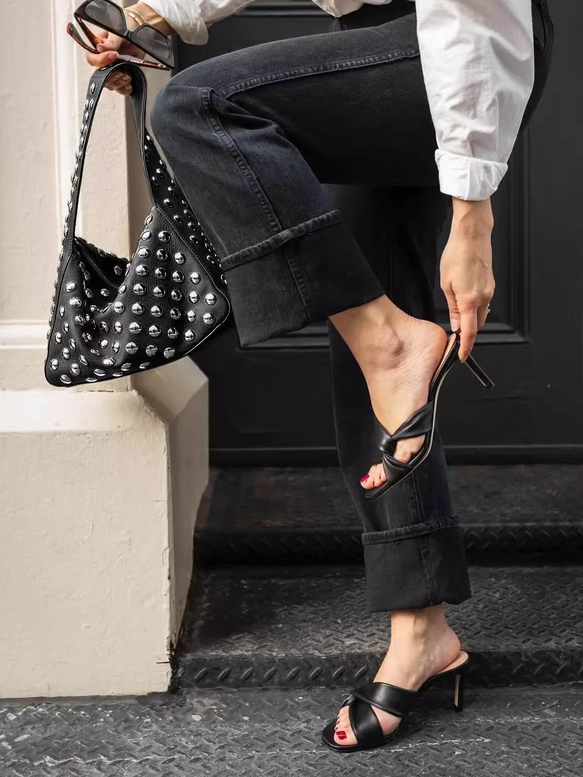 Ebon Élan Structured Shoulder Bag - Image 6