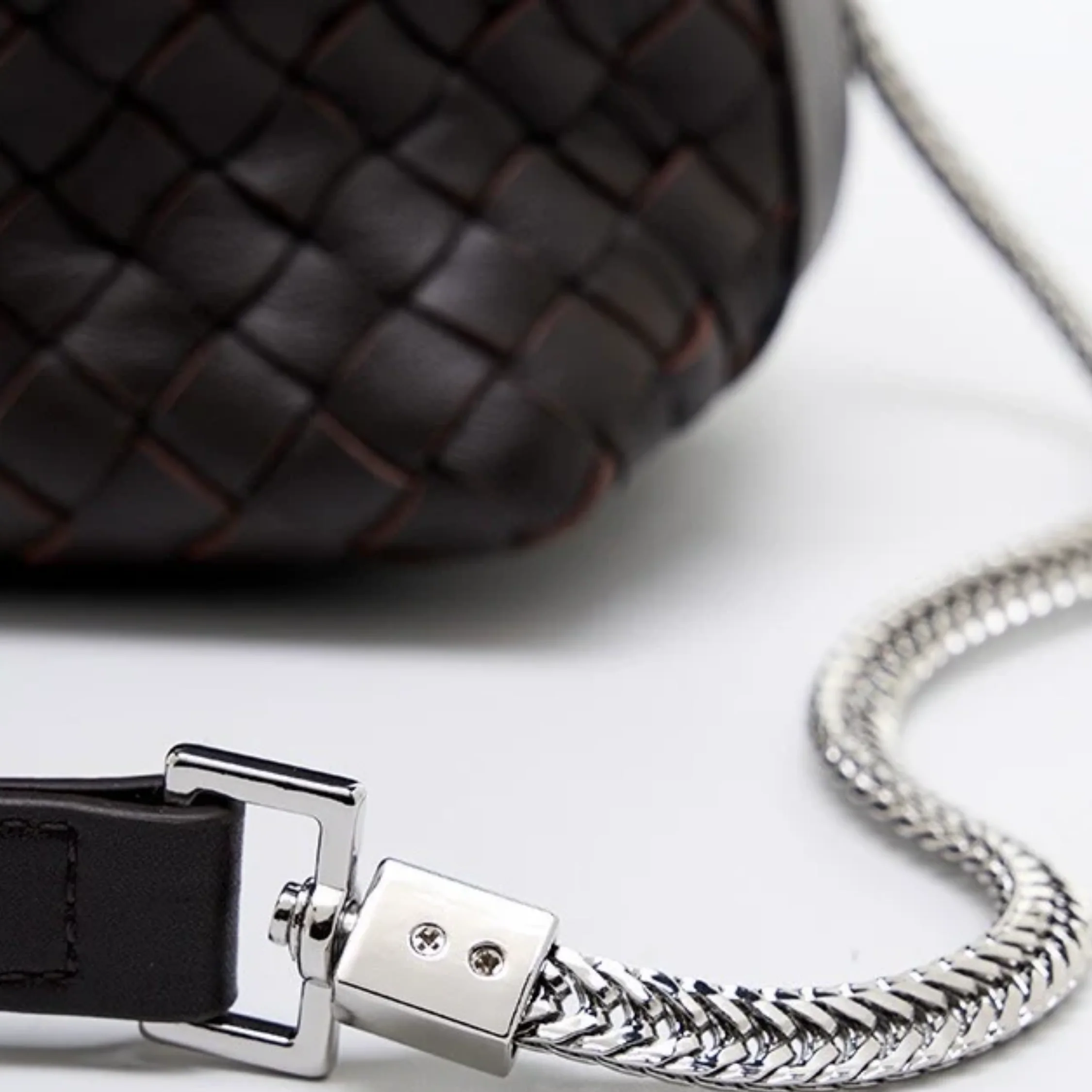 Elaréa Genuine Sheepskin Leather Woven Clutch Bag with Chain Strap - Image 8