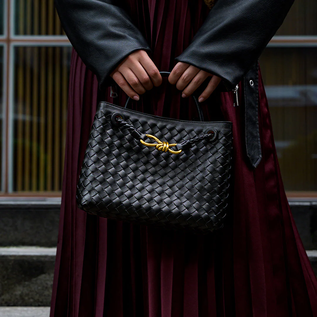 Elegant Woven Crossbody Bag for Timeless Style and Everyday Use - Image 10