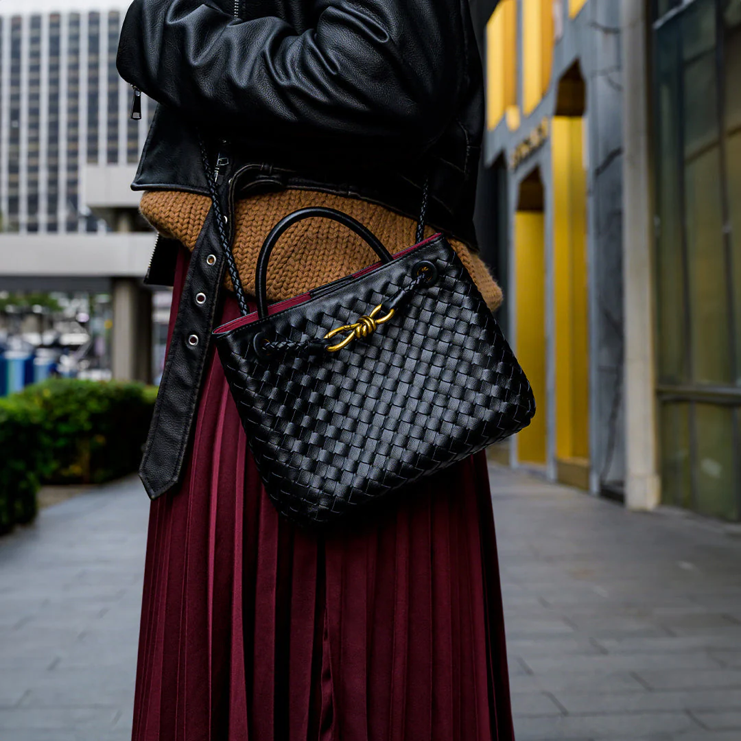 Elegant Woven Crossbody Bag for Timeless Style and Everyday Use - Image 11
