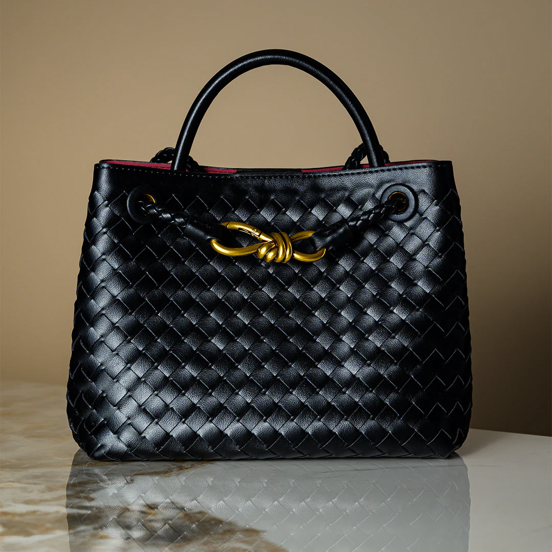 Elegant Woven Crossbody Bag for Timeless Style and Everyday Use - Image 5