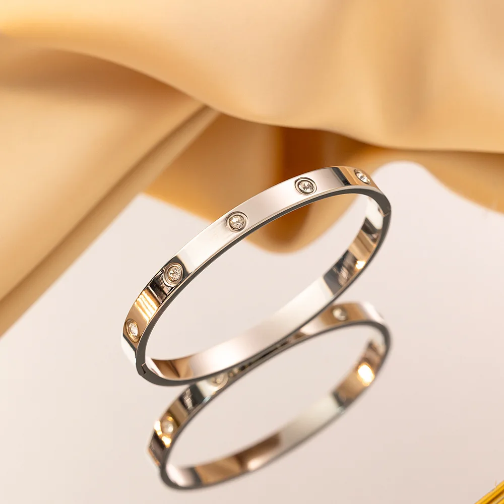 Elegant Gold-Plated Bracelet – Timeless Jewelry for Every Occasion - Image 3