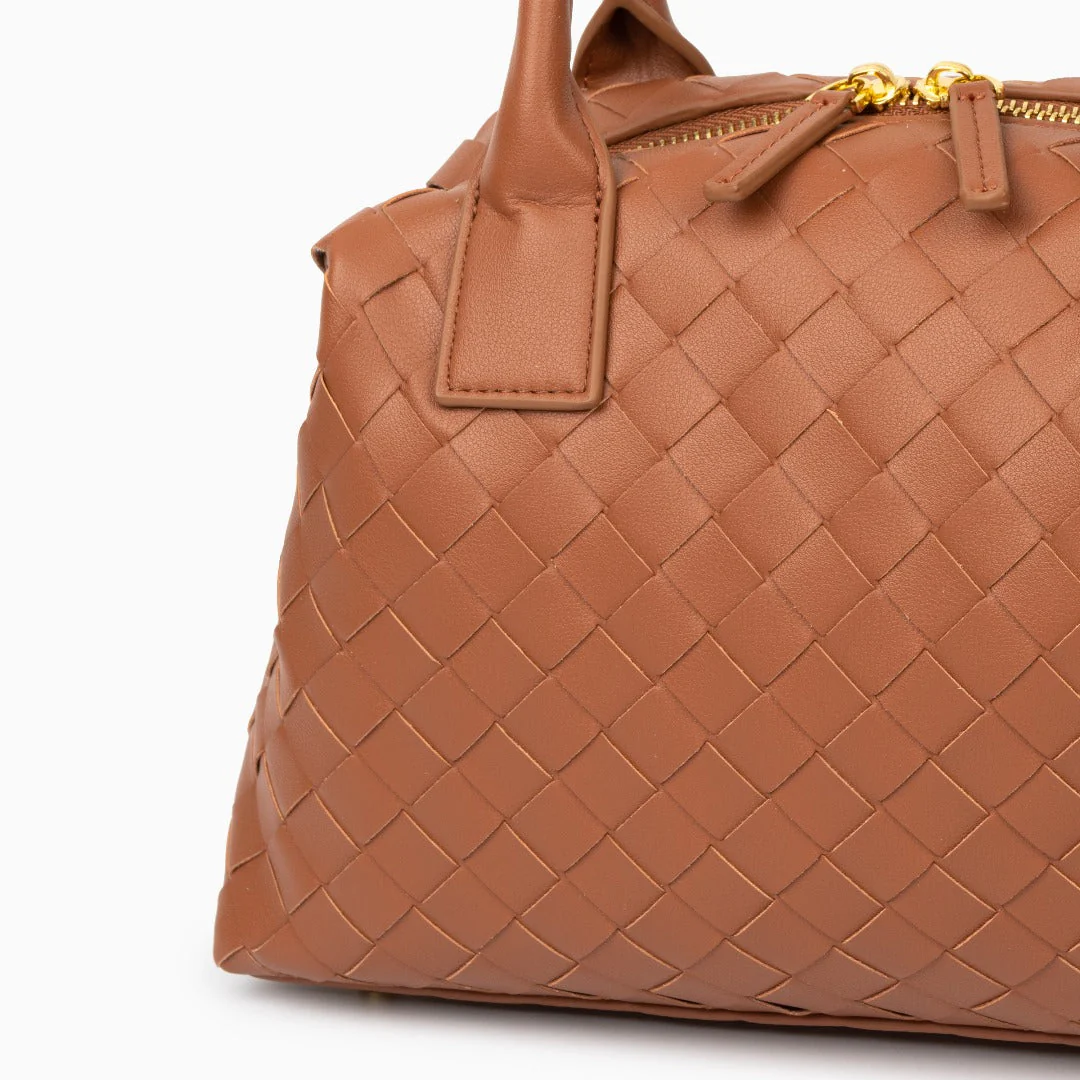Elegant Clara Leather Handbag – Timeless Style for Everyday Use - Image 8