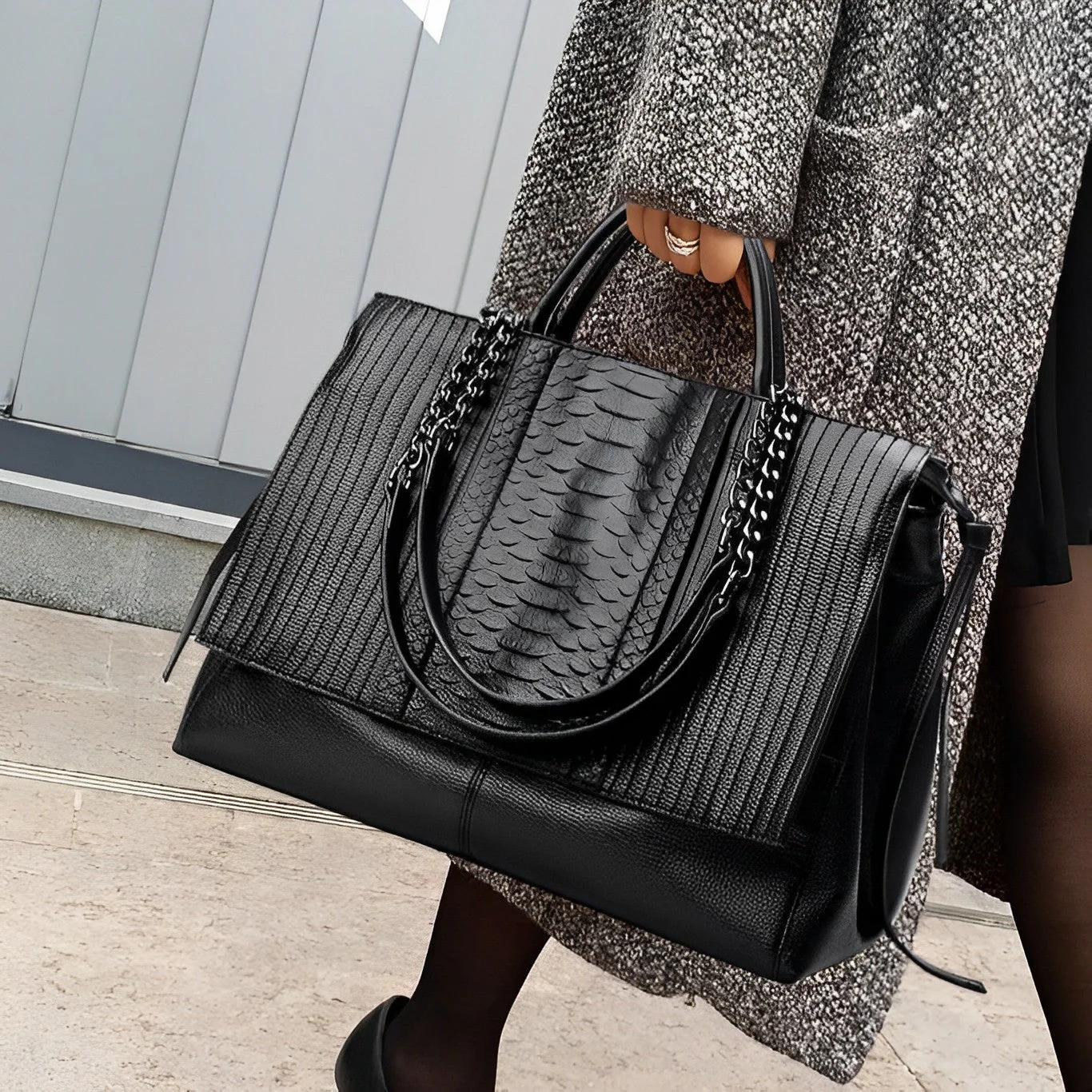 Elegant Tote Bag – Stylish, Spacious, and Versatile for Every Occasion - Image 4