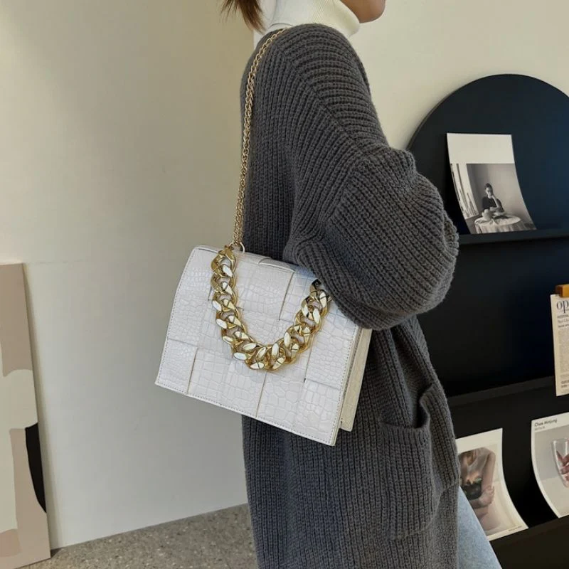 Elegant Crocodile Leather Crossbody Styled Bag – Stylish and Practical for Every Occasion - Image 4