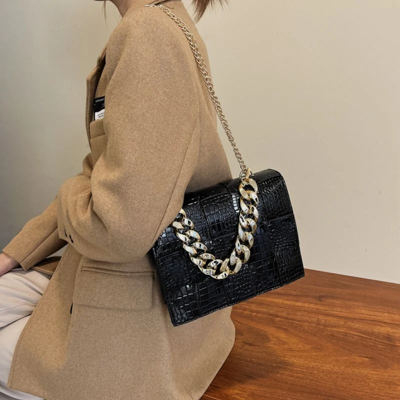 Elegant Crocodile Leather Crossbody Styled Bag – Stylish and Practical for Every Occasion - Image 8