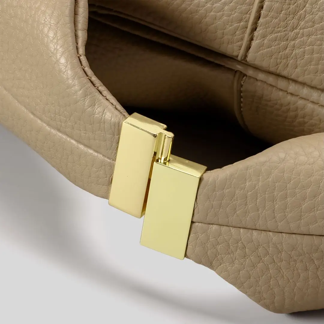 Luxury Handbag Made from Sea Water-Derived Materials – Timeless, Sustainable Design for Any Occasion - Image 4
