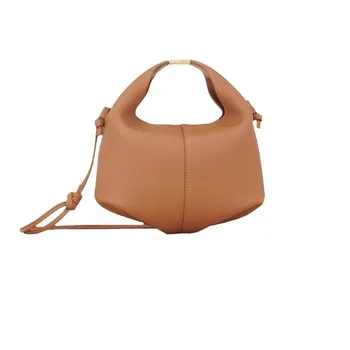 Luxury Handbag Made from Sea Water-Derived Materials – Timeless, Sustainable Design for Any Occasion - Image 6