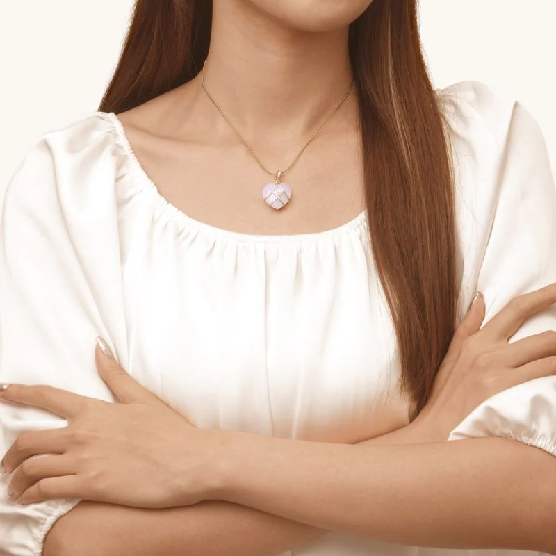 Enchanting Pink Heart Necklace - Image 4