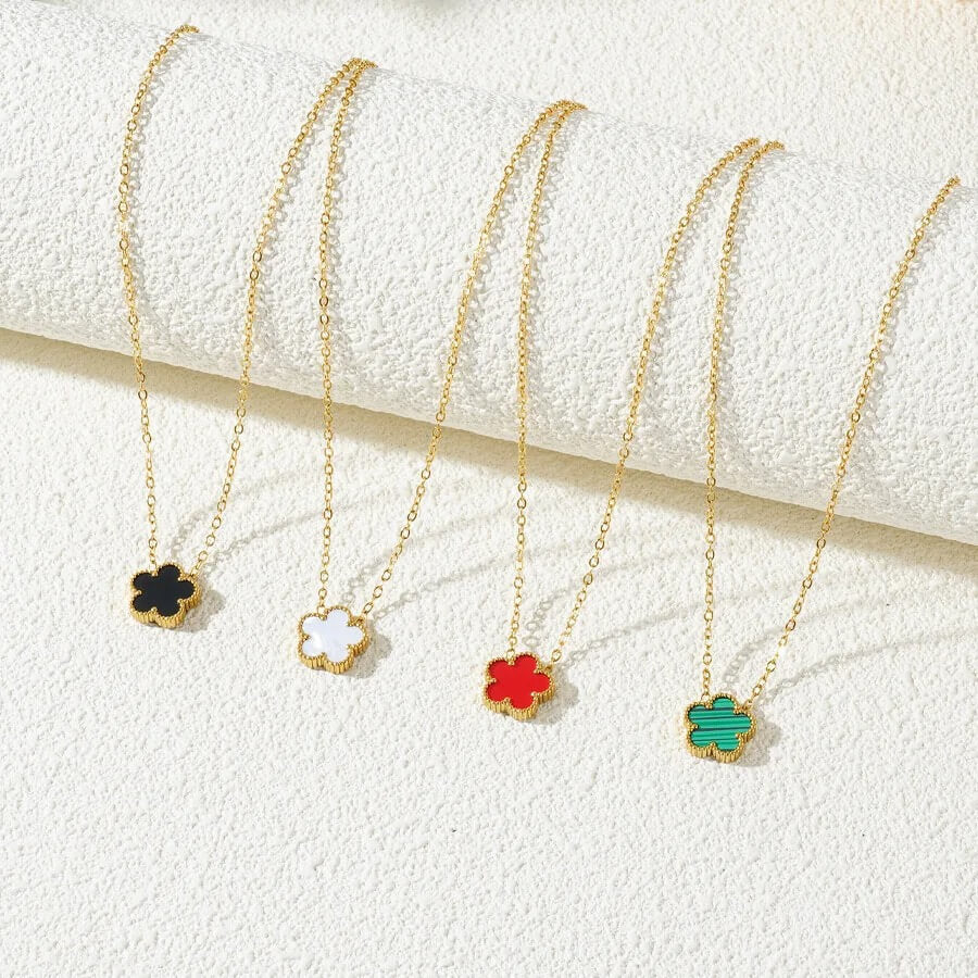Leaf Clover Pendant Necklace - Image 4
