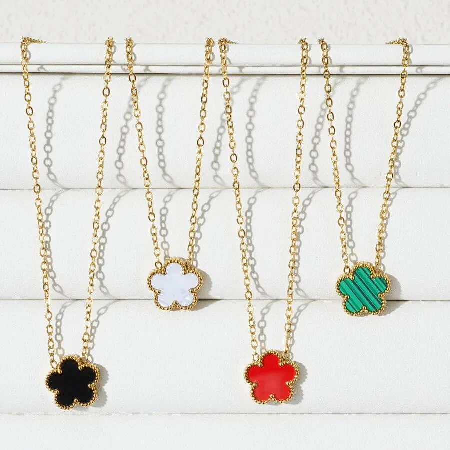 Leaf Clover Pendant Necklace - Image 5