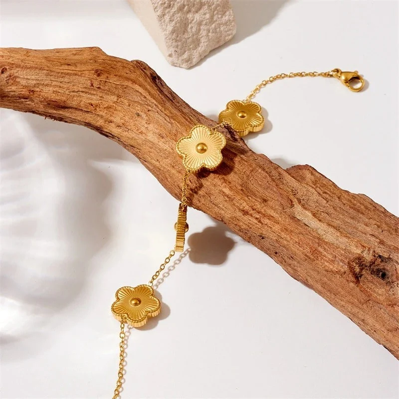 Five-Leaf Multi Clover Bracelet with Shell Accents - Image 2