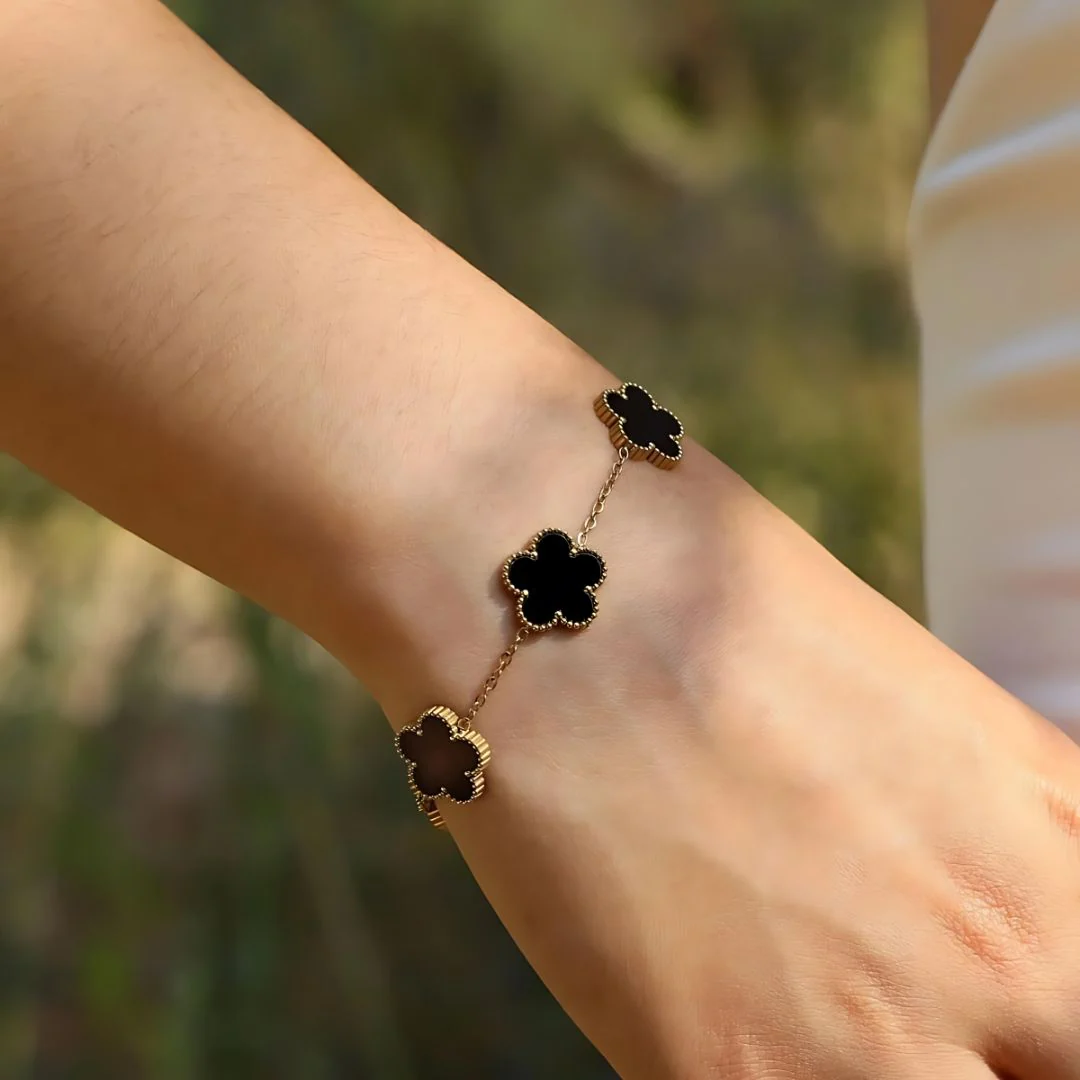 Five-Leaf Multi Clover Bracelet with Shell Accents - Image 4