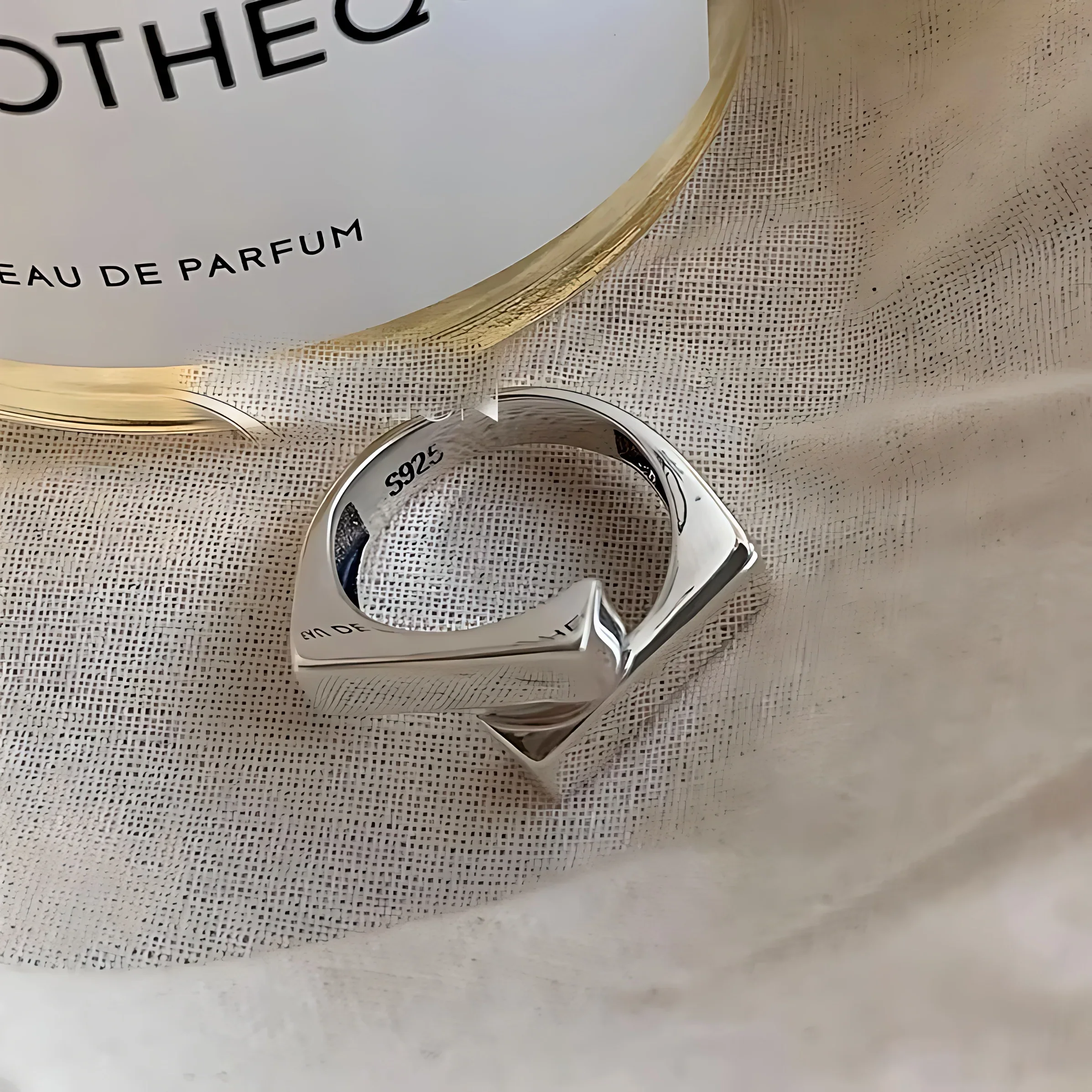 Handmade Geometric Lined Hug 925 Sterling Silver Ring for Women - Image 2