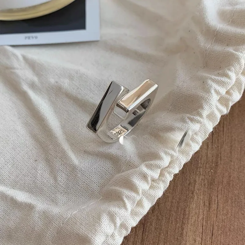 Handmade Geometric Lined Hug 925 Sterling Silver Ring for Women - Image 6