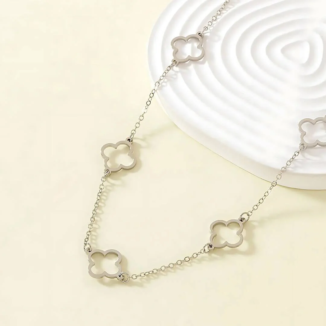 Elegant Hollowed Clover Pendant Necklace – Timeless Grace for Every Occasion - Image 3