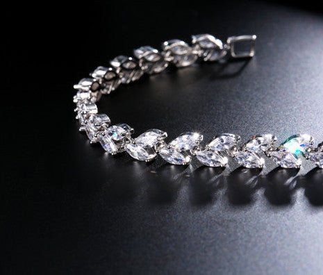 Crystal Leaf Bracelet - Image 3