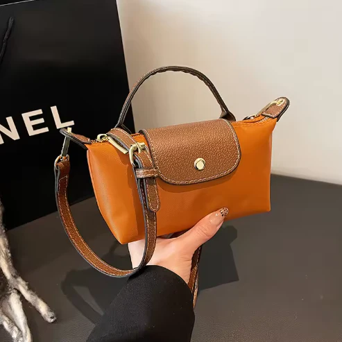 Essentials Mini Leather Pouch - Image 10