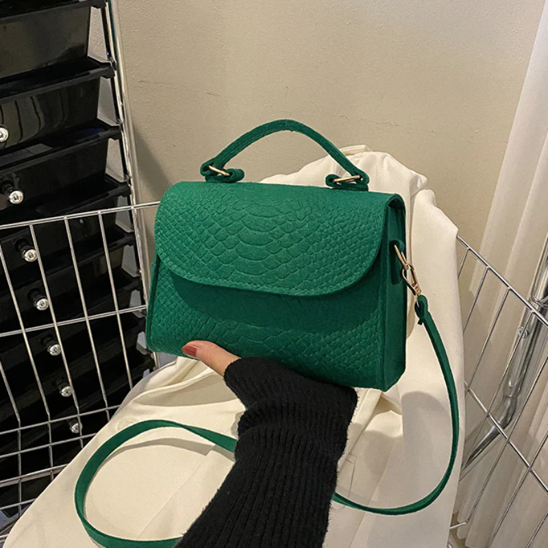 Elegant PU Leather Handbag – Stylish and Versatile for Any Occasion - Image 5