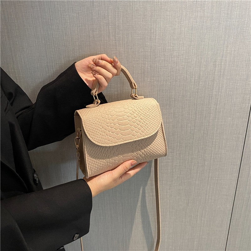 Elegant PU Leather Handbag – Stylish and Versatile for Any Occasion - Image 7