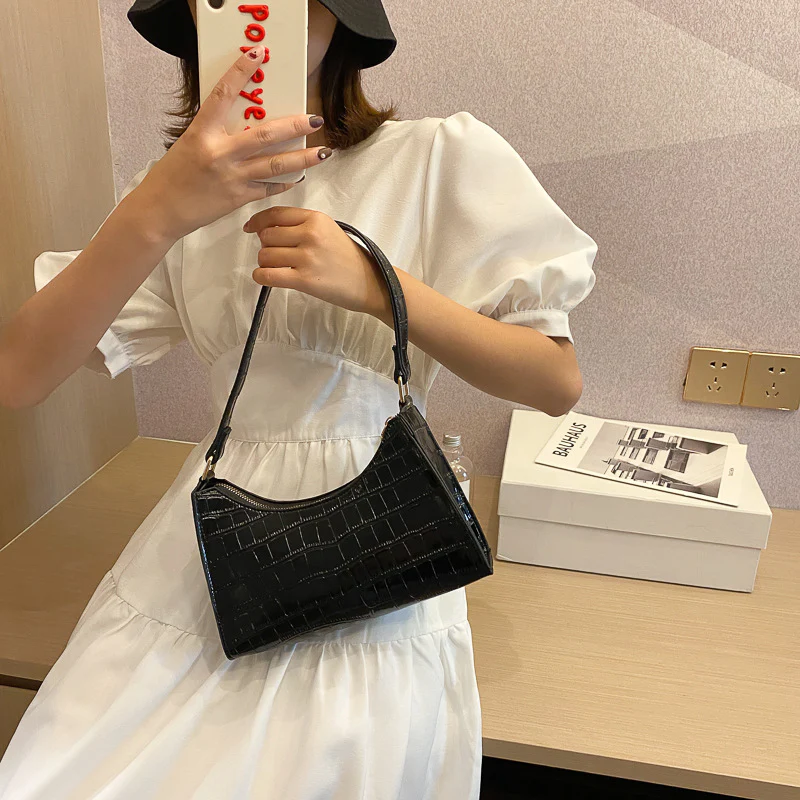 Luxury Women's Handbag – Stylish, Durable, and Spacious for Every Occasion - Image 4