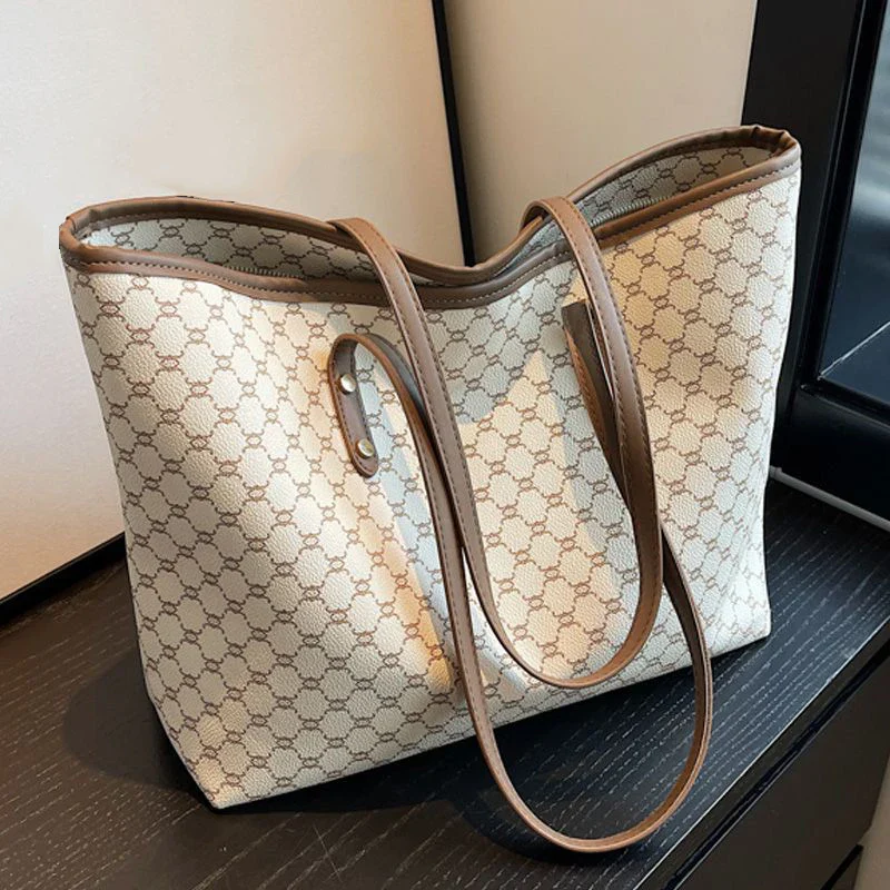 Luxe Leather Shoulder Bag – Elegance Redefined for Every Occasion - Image 2