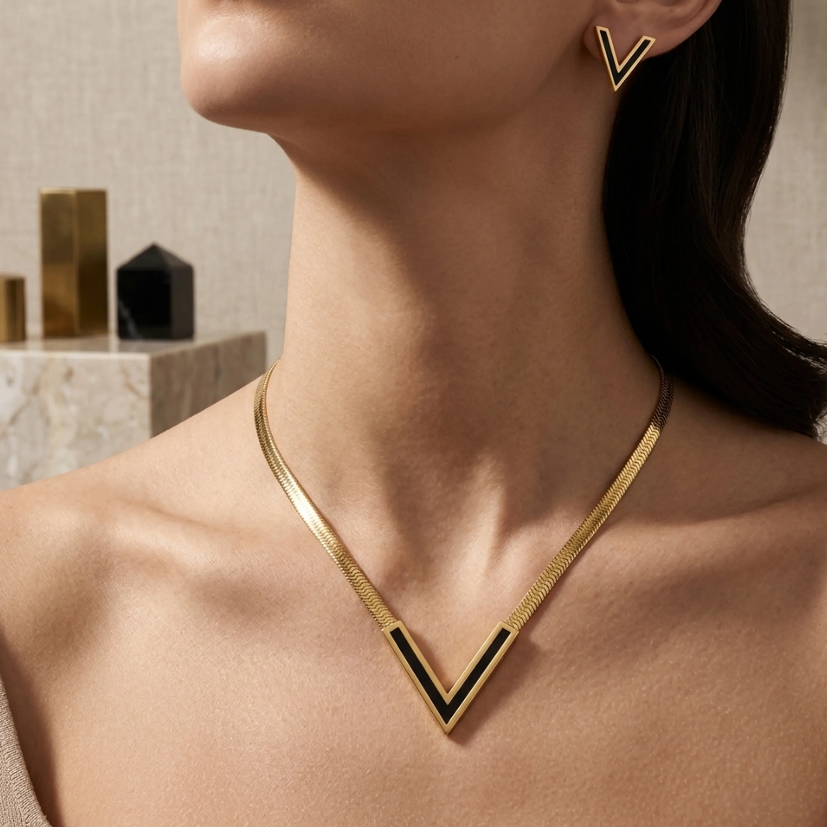 Obsidia Black Vixen Necklace - Image 4