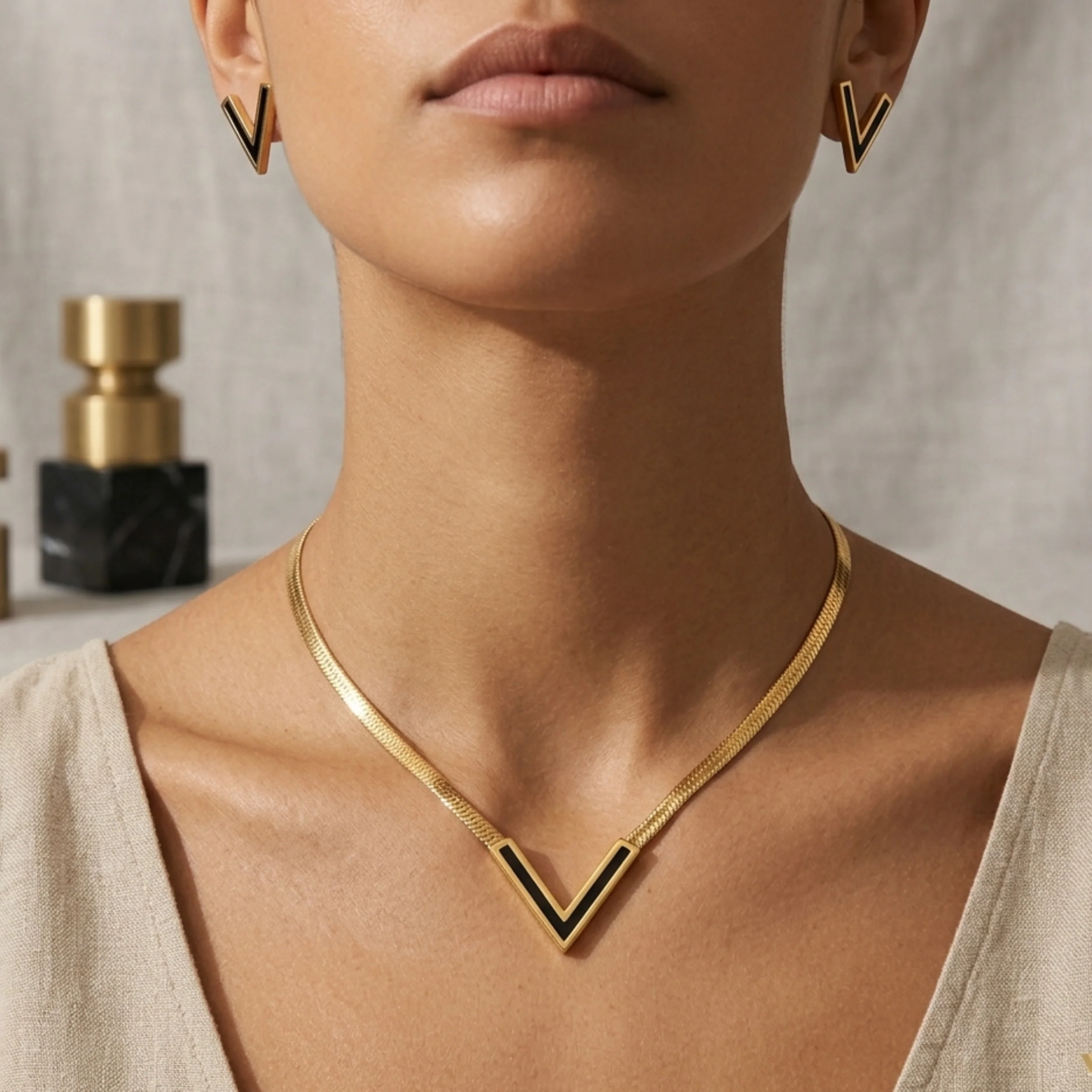 Obsidia Black Vixen Necklace - Image 5