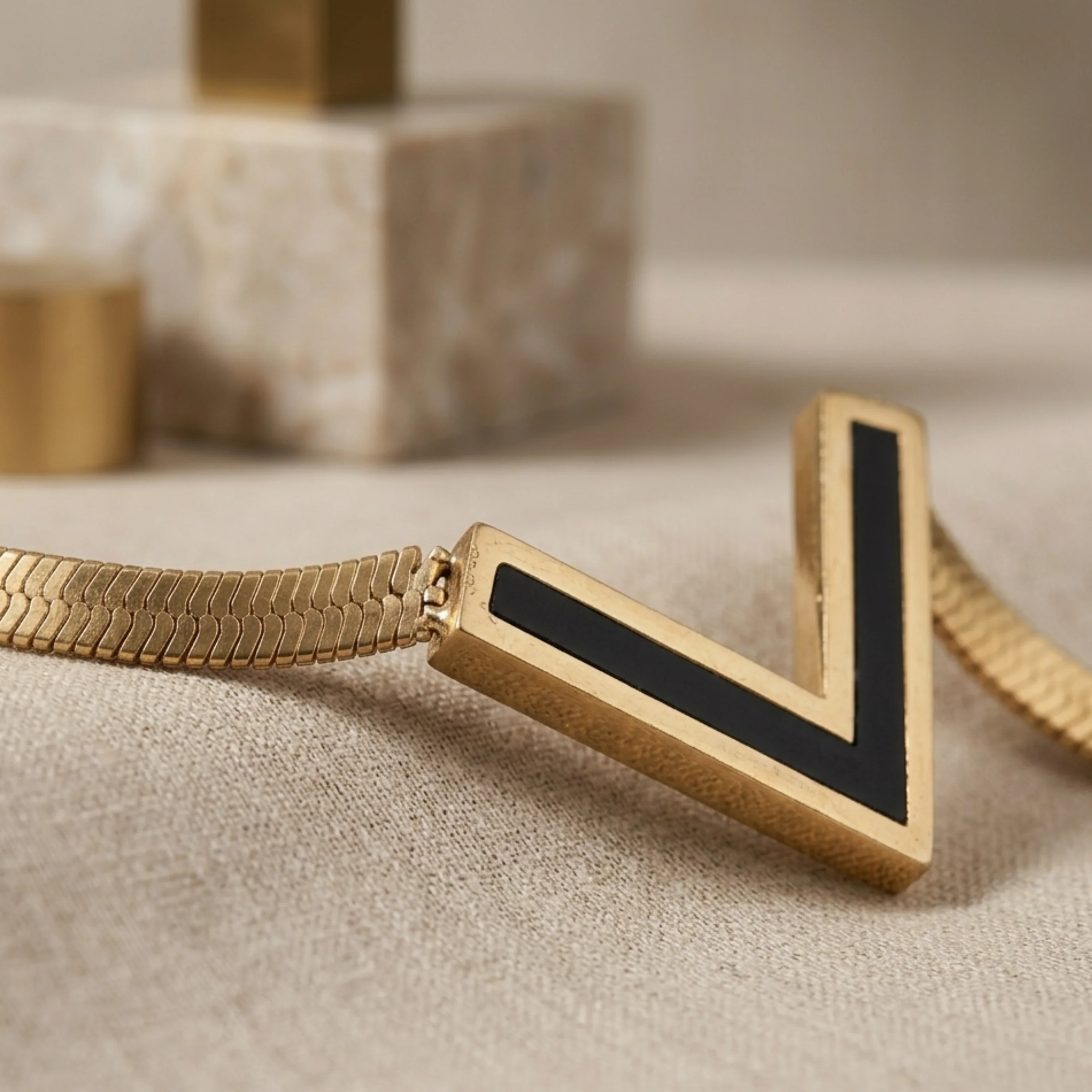 Obsidia Black Vixen Necklace - Image 6