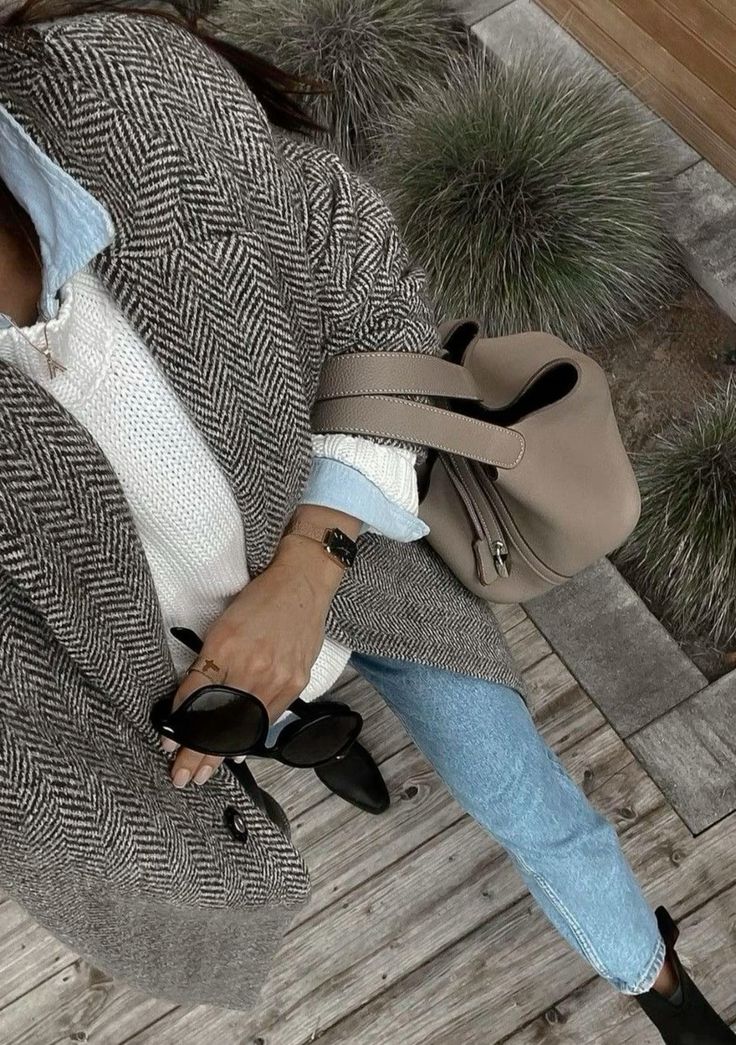 Vegan Leather Bucket Bag - Image 14