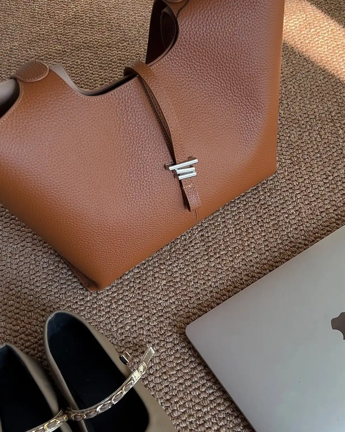 Professional Elegance Leather Laptop Tote - Image 3