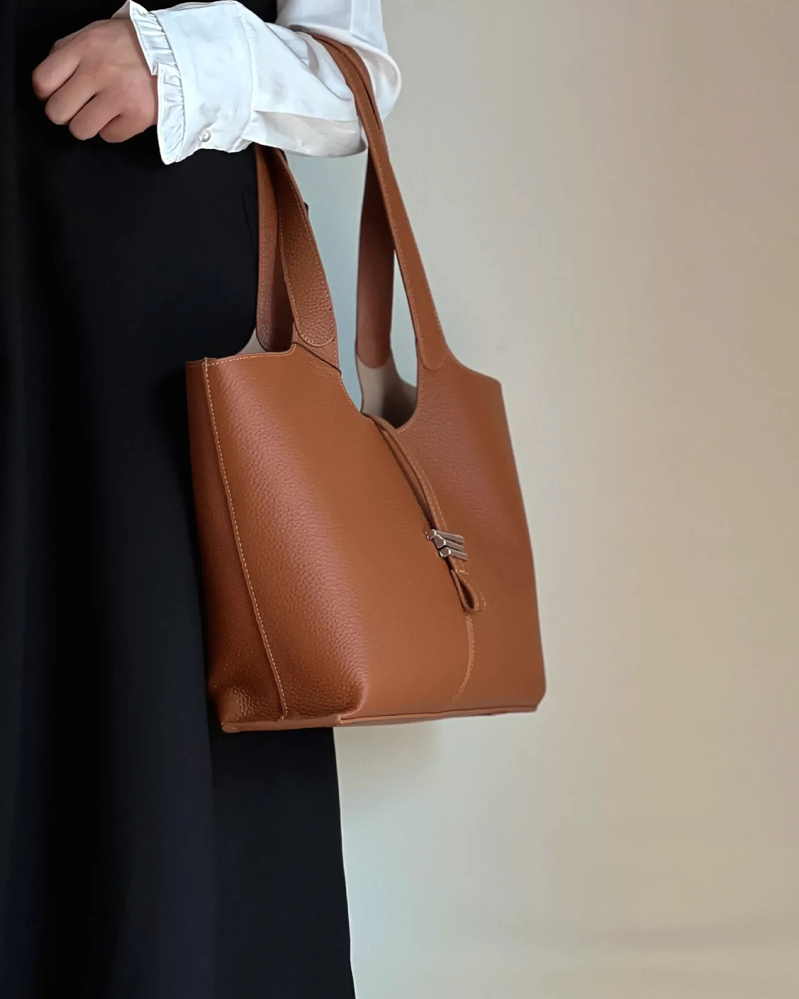 Professional Elegance Leather Laptop Tote - Image 4