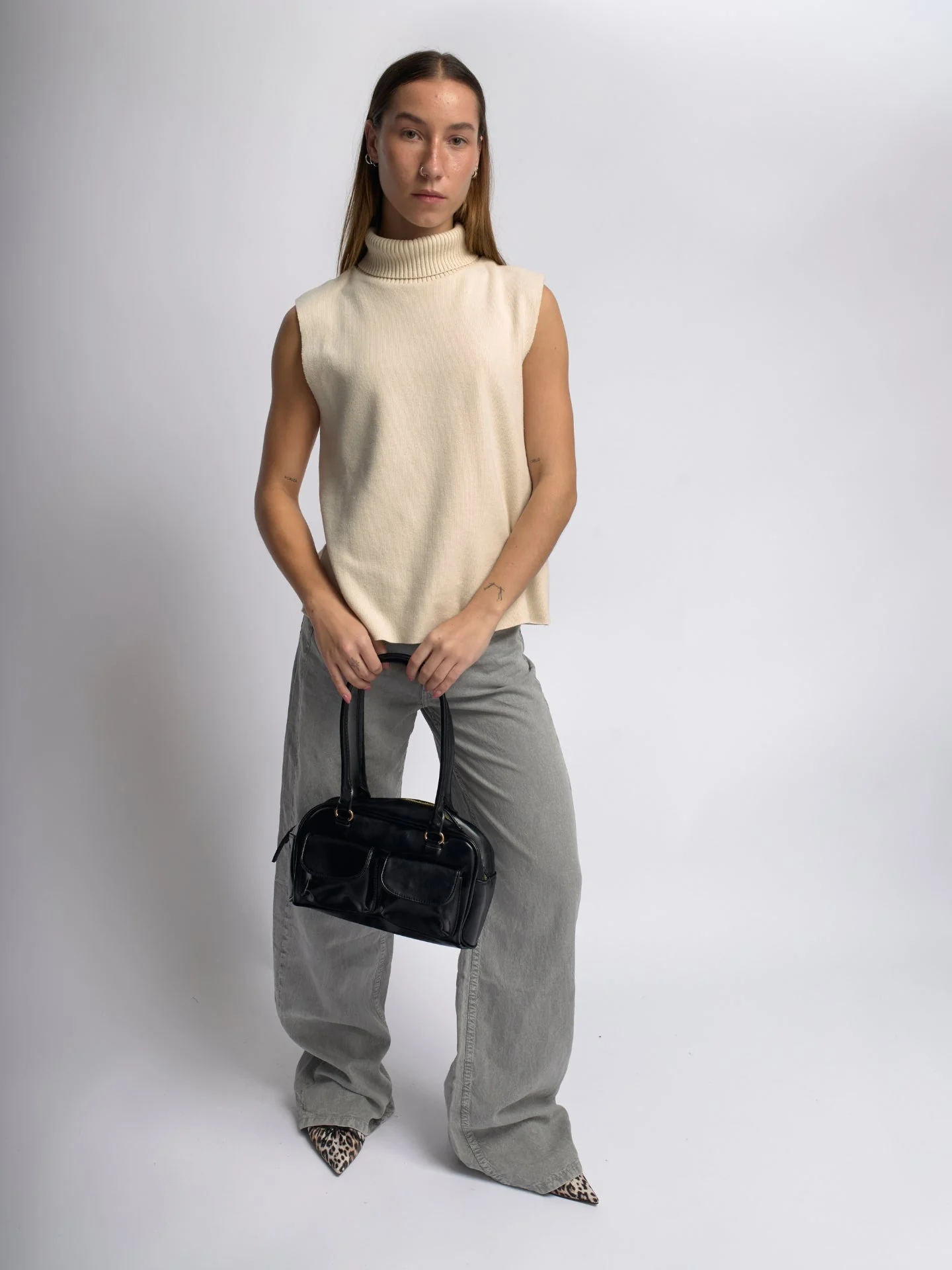 Sleek Leather Tote - Image 6